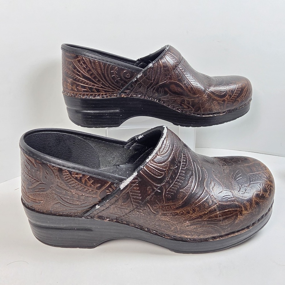 DANSKO PROFESSIONAL Brown Tooled Leather Clog Euro 40 Reg (US‎ 9.5-10) 906530202